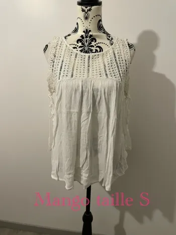 Débardeur blouse sans manche blanc ample crochet dentelle au col noeud coté Mango taille S