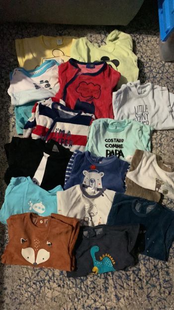 Lot 15 pyjamas