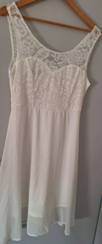 Robe blanche d'été