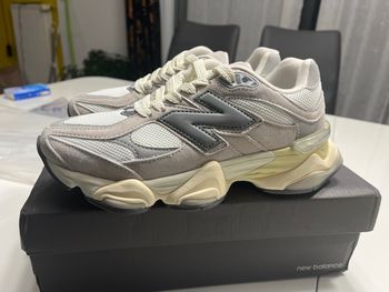  Chaussure toute neuve new balance taille 38