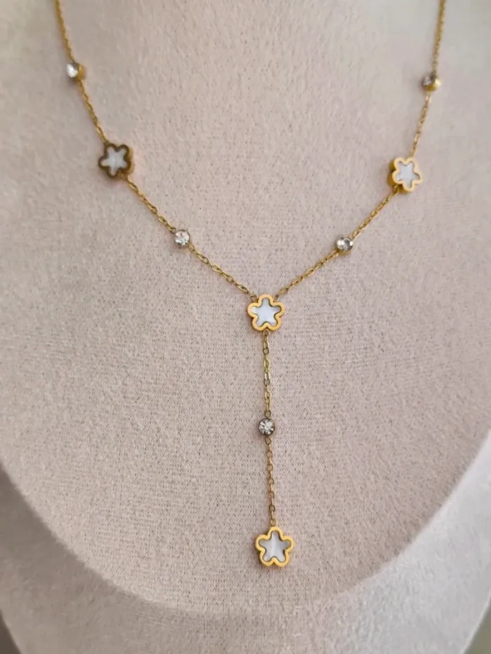 Pendentif doré en Y avec trèfles blancs nacrés - photo numéro 2
