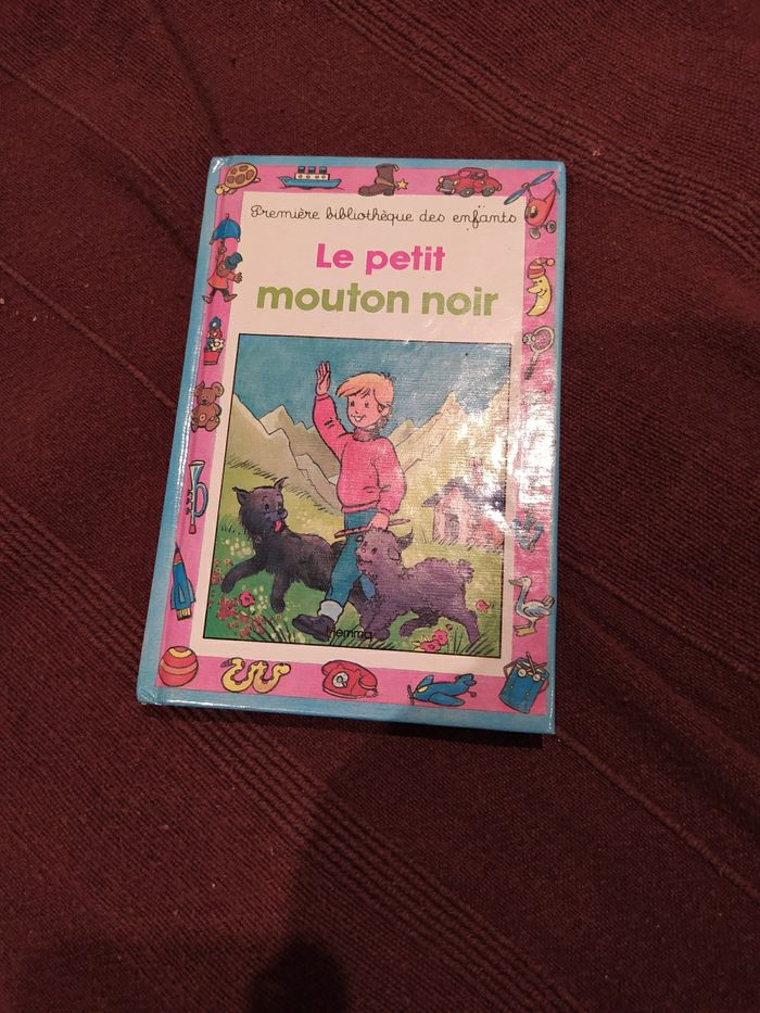 Le petit mouton noir