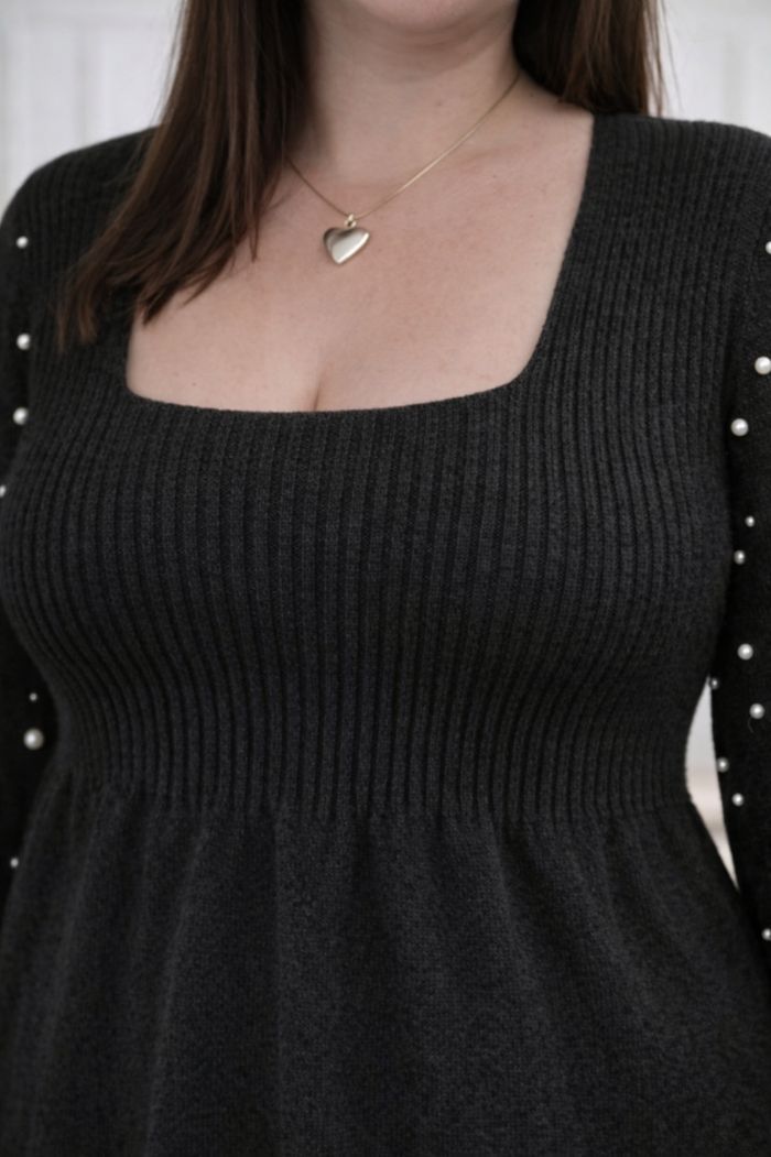 Robe pull en tricot chic noire aux manches perlées Femme taille 52 marque Asos 💍 - photo numéro 4