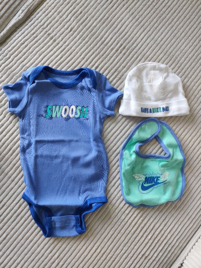 Ensemble Nike 6-12 mois