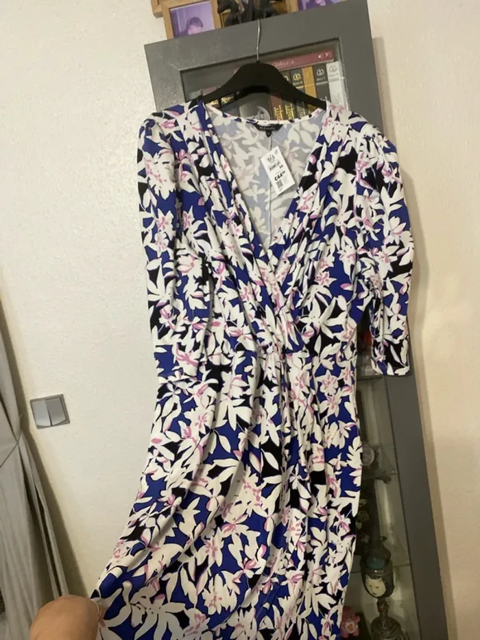 superbe robe portefeuille fermer M&s mode 50 neuve