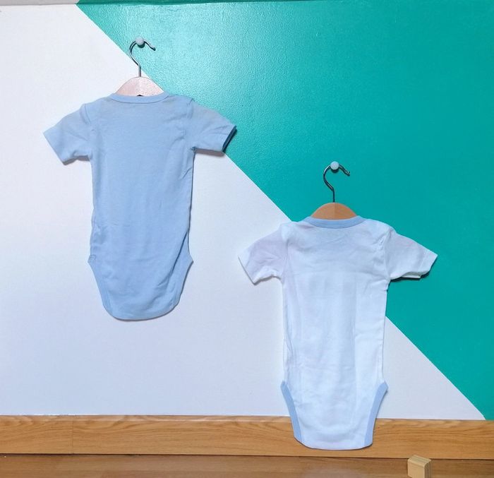 Lot de 2 bodies neuf - photo numéro 2