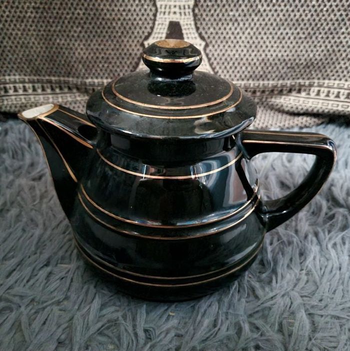 Théière vintage noir et doré - photo numéro 1