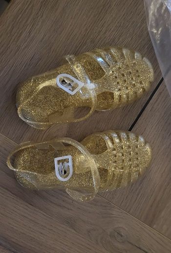 Sandale de plage taille 26