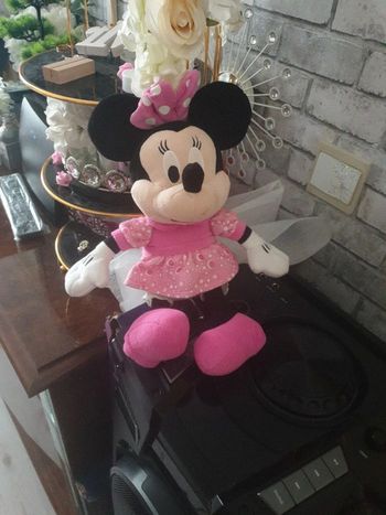 Peluche minnie qui rigole