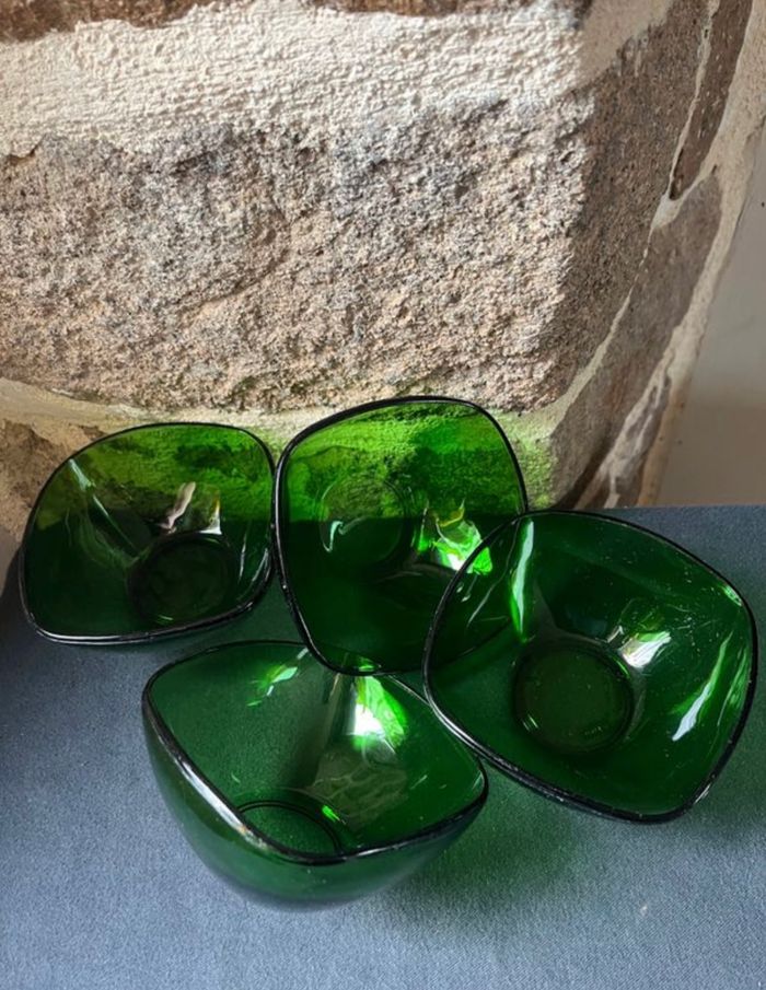 Lot de 4 petites coupelles, bols en verre vert Vereco Vintage - photo numéro 3