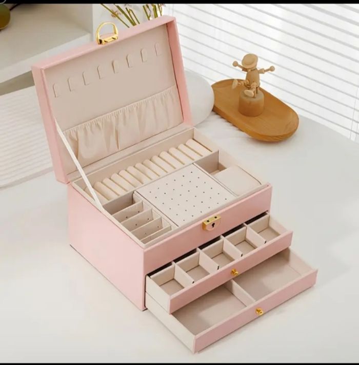 Grande boite , coffre , coffret à bijoux neuf - photo numéro 1