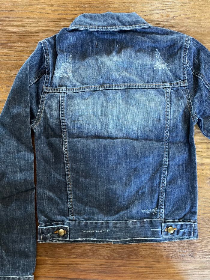 Veste en jean brodé - photo numéro 4