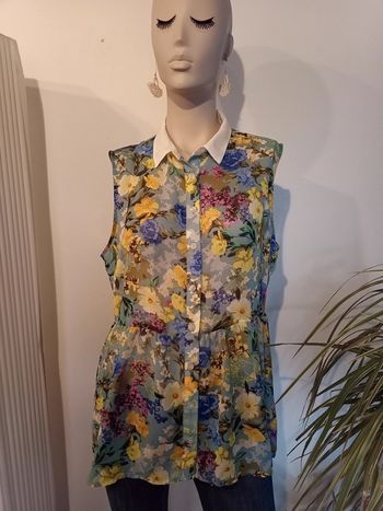 Très jolie chemise a fleurs 💐