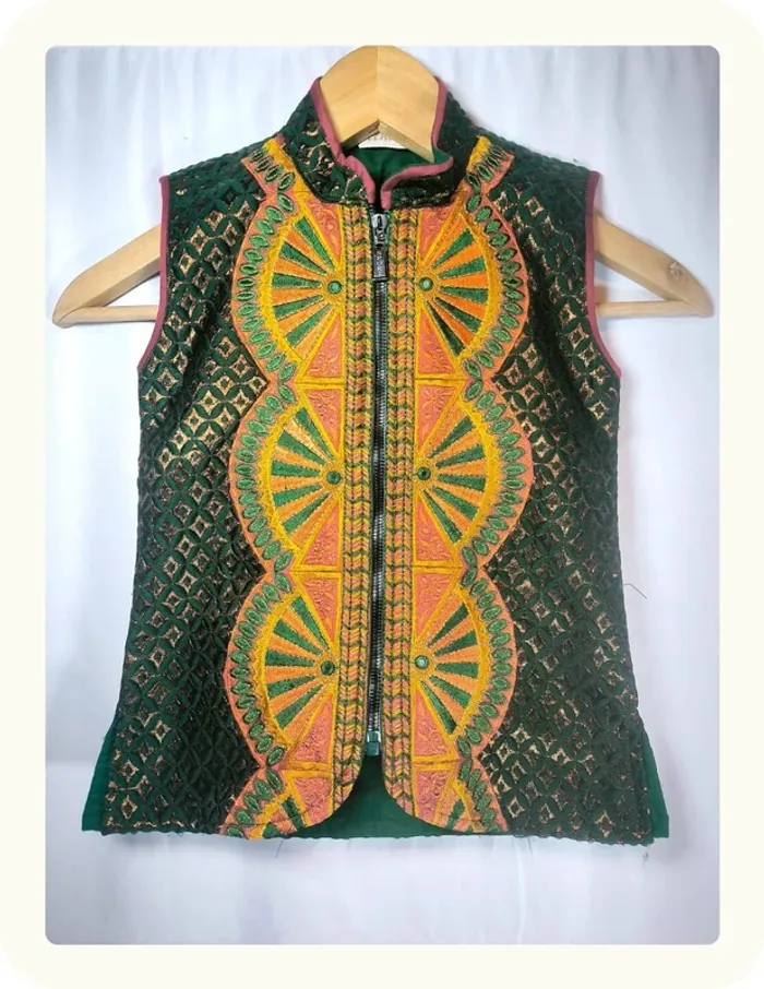 Gilet sans manches traditionnel enfant Atharva Taile 5-6 ans
