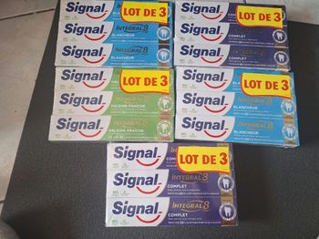 Lot de 15 dentifrices Signal intégral 8 neuf