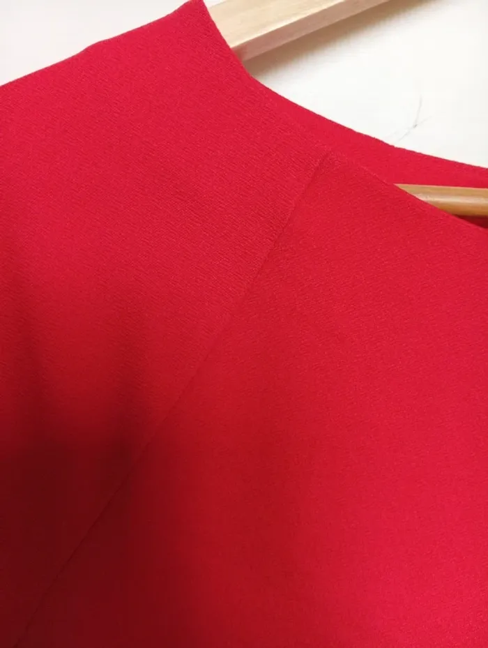 Haut rouge - photo numéro 2