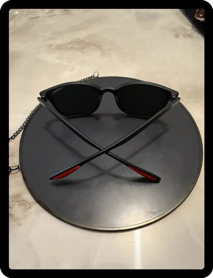 Lunette de soleil noire rouge - photo numéro 4