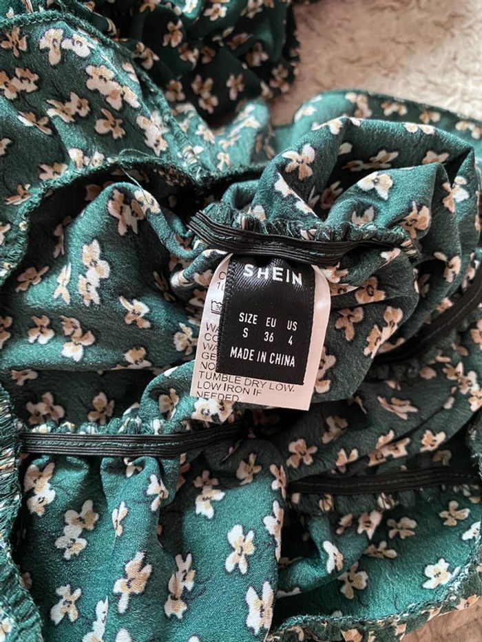 Robe moulante à fleurs - photo numéro 6