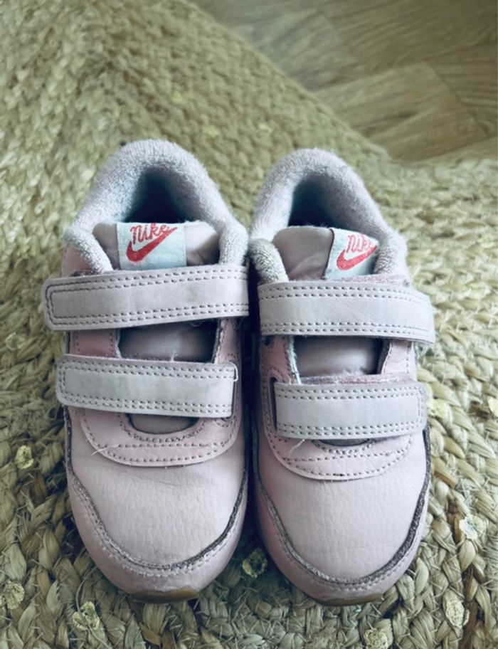 Basket Nike scratch cuir fille pointure 25 - photo numéro 2
