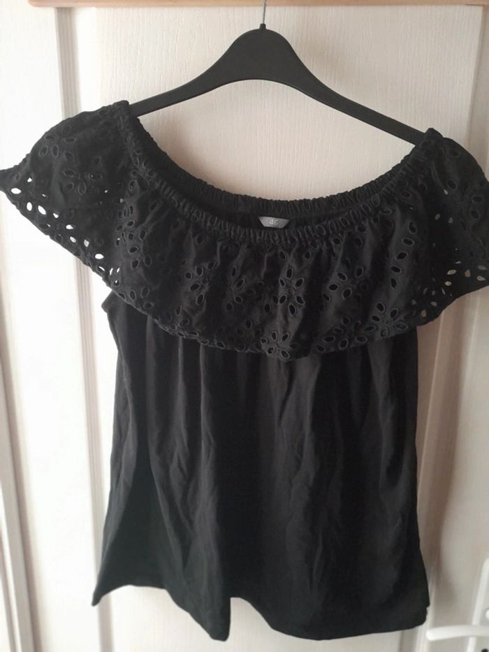 T-shirt col bardot noir broderies