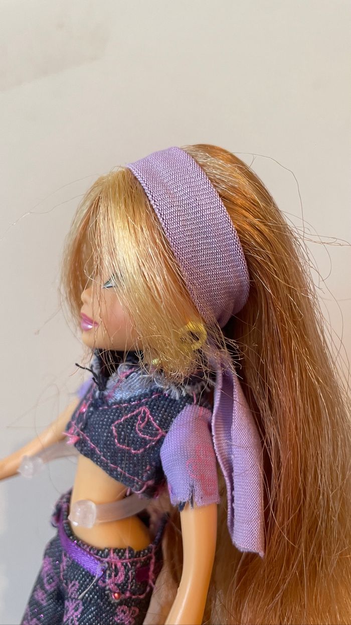 Poupée Winx Flora Denim - photo numéro 3