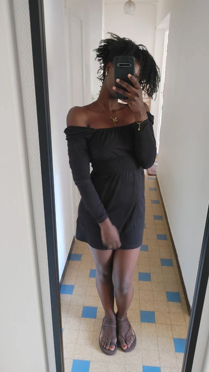 Mini robe manches longues noir taille marqué - photo numéro 4