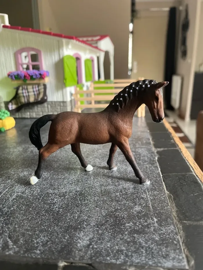 Cheval jument Trakehner schleich