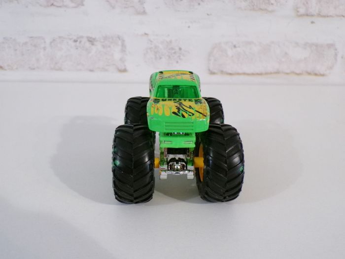 Monster truck - Hot Wheels - Gunkster (J14) - photo numéro 4