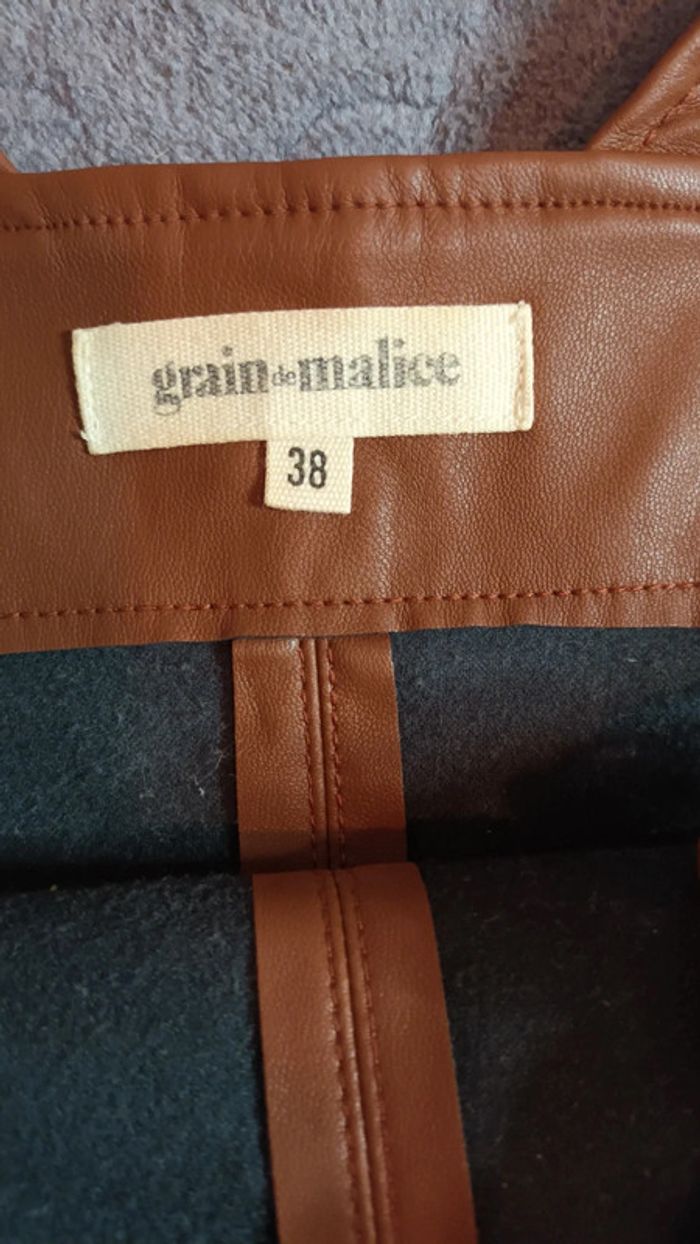 Belle Robe salopette en imitation cuir taille 38 de chez graine de malice - photo numéro 2