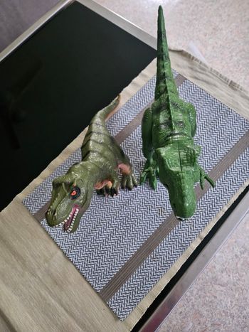 2 dinosaures 30 cm