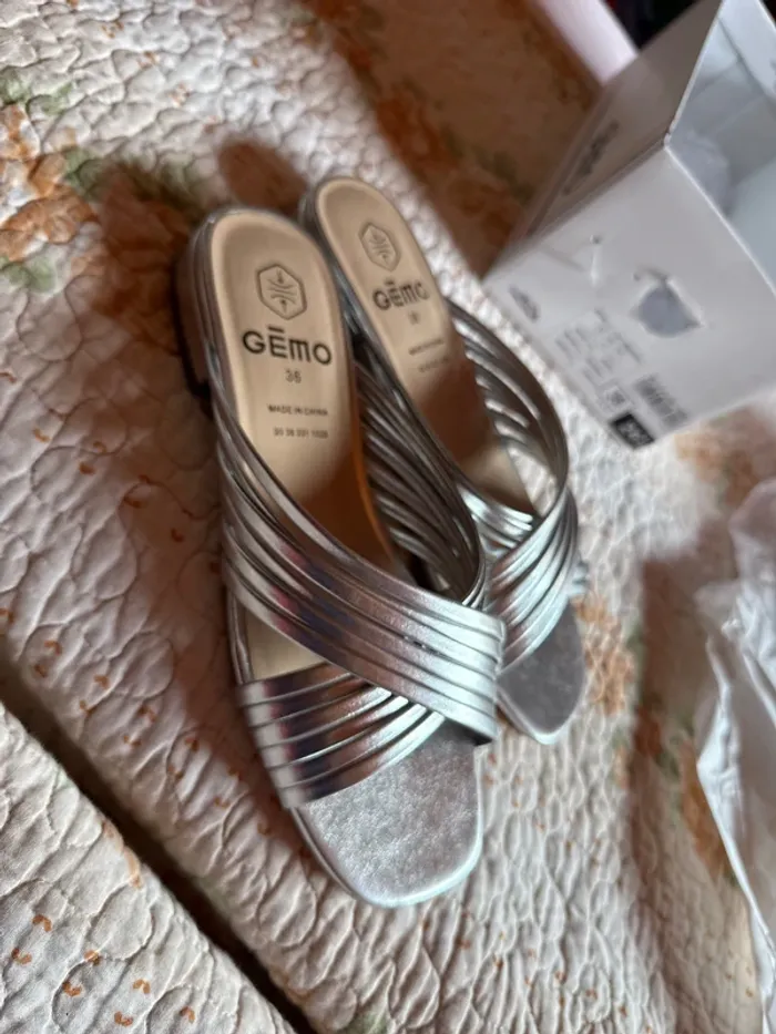 Jolies sandales neuves avec étiquette pointure 36 - photo numéro 8