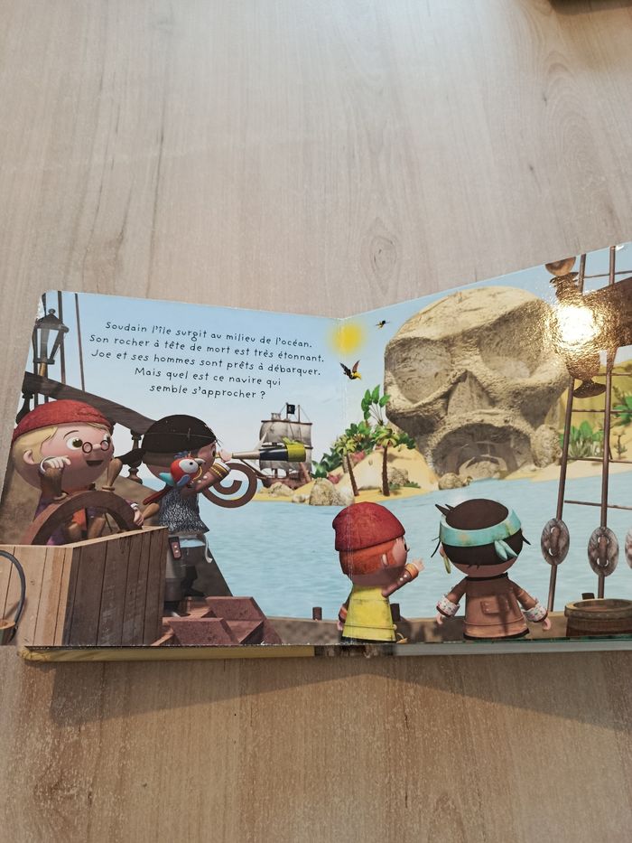 Livre petit héros - photo numéro 3