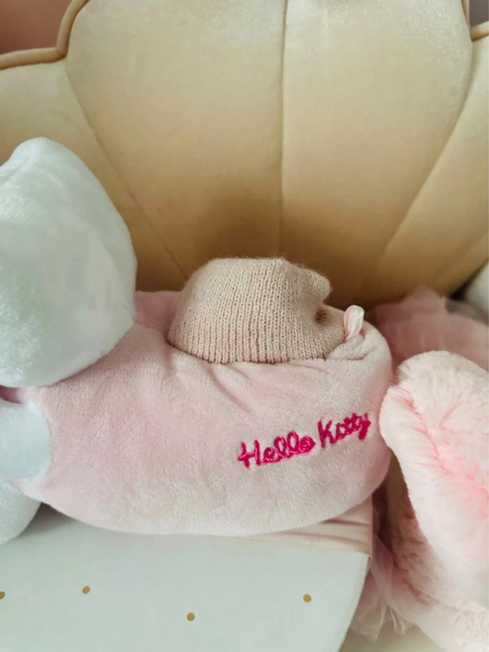 Pantoufles doudou Hello kitty - photo numéro 4