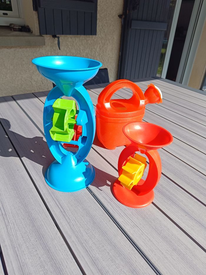 Jeux d'eau et de plage - photo numéro 2