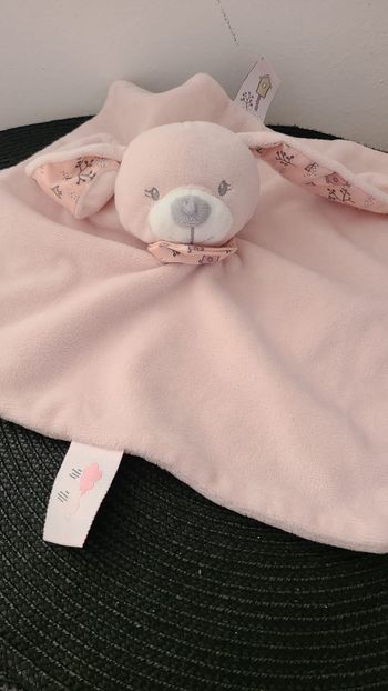 Doudou plat Lapin rose blanc fleurs oiseaux BOUT’CHOU