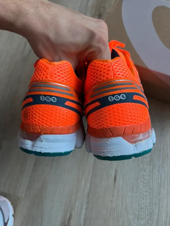 Asics GT 2000 7 White Lake Drive Taille 45 - photo numéro 4