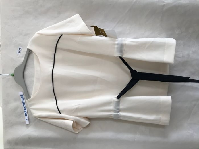 Tops & Blouses - 36 - photo numéro 3