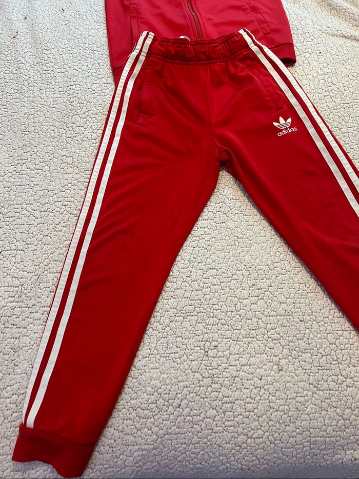 Ensemble jogging adidas rouge et blanc - photo numéro 2