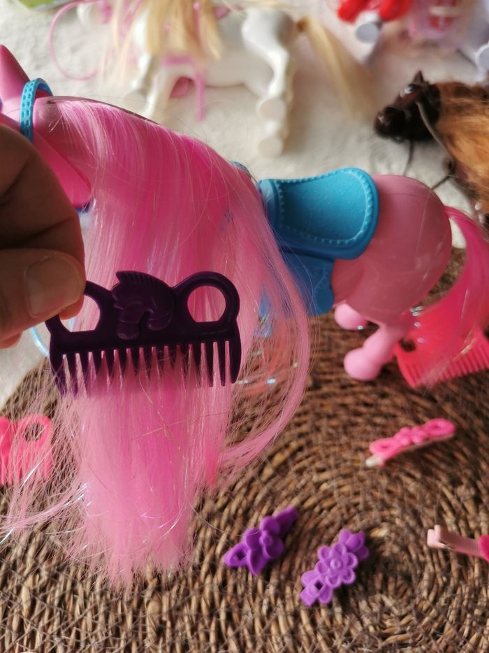 6 chevaux à coiffer avec peignes et pinces - photo numéro 8