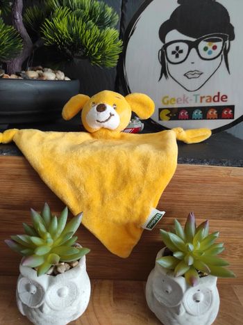 Doudou Chien Jaune Bledina Triangle mouchoir #geektradedoudou