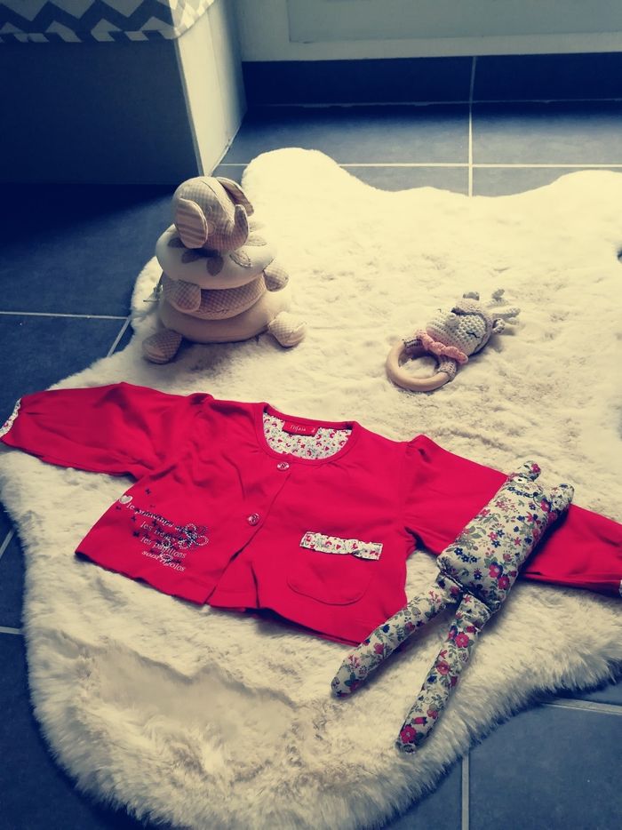 Gilet léger neuf 6 mois - photo numéro 3