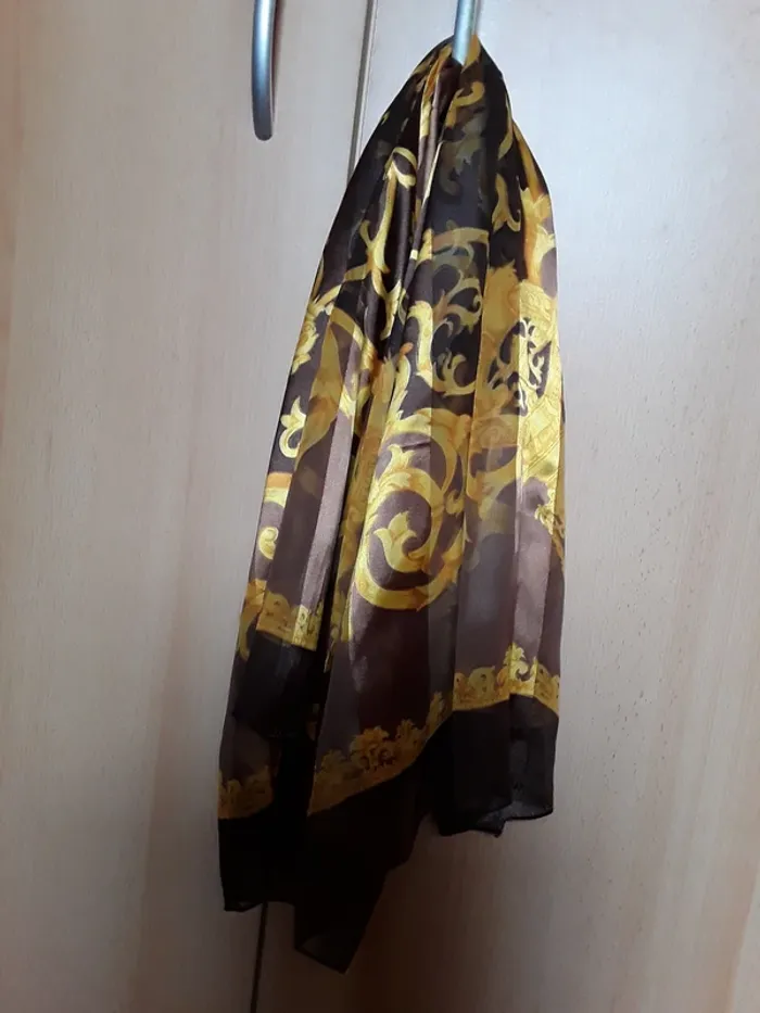 Foulard marron jaune doré