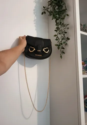 Sac à main bandoulière noir et doré neuf Love moschino