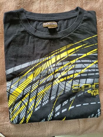 Tshirt noir motif jaune