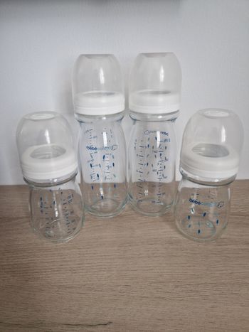 Lot de 4 biberons en verre bébé confort