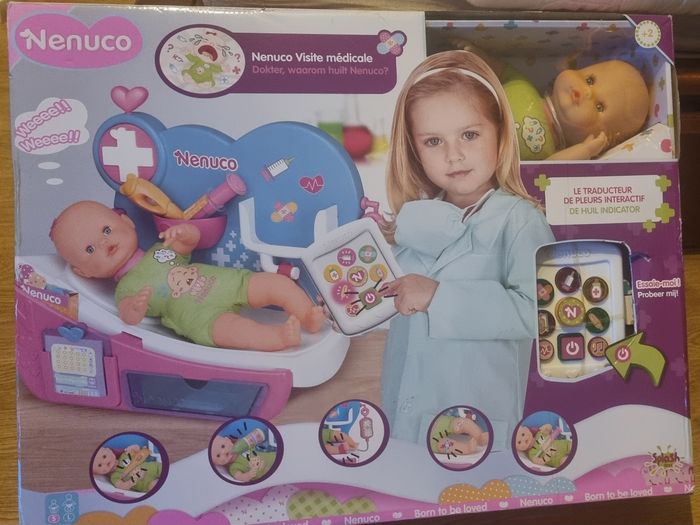 Poupée nenuco visite médicale