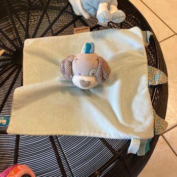 Doudou chien de secours plat nattou