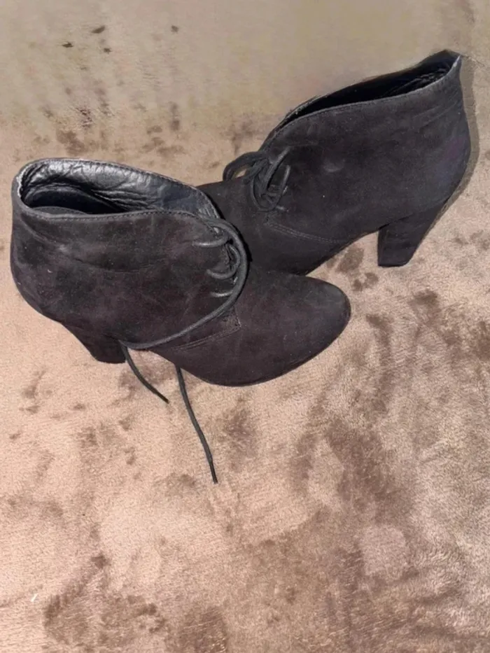 Bottines à talons à lacets femme taille 36 noires en très bon état - photo numéro 6