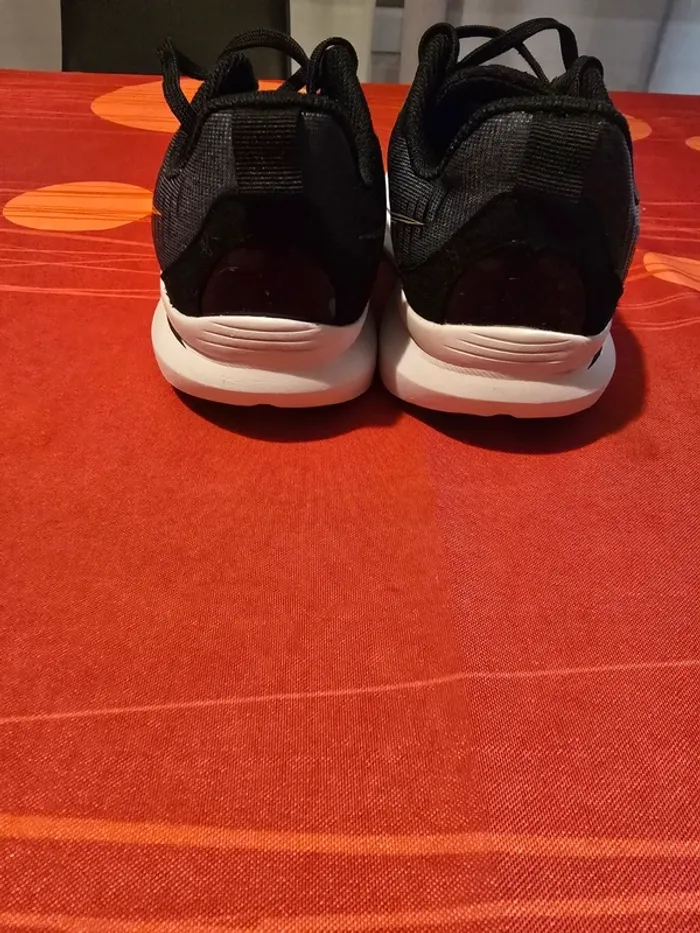 Chaussure de sport - photo numéro 2