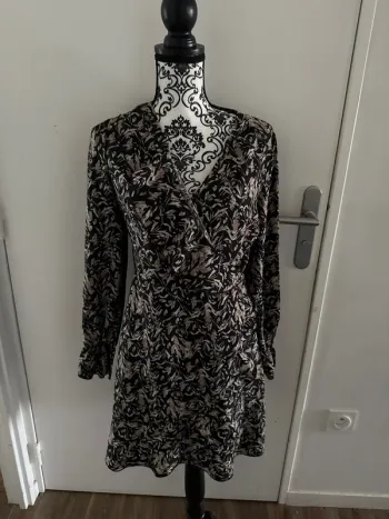 Jolie robe à volant